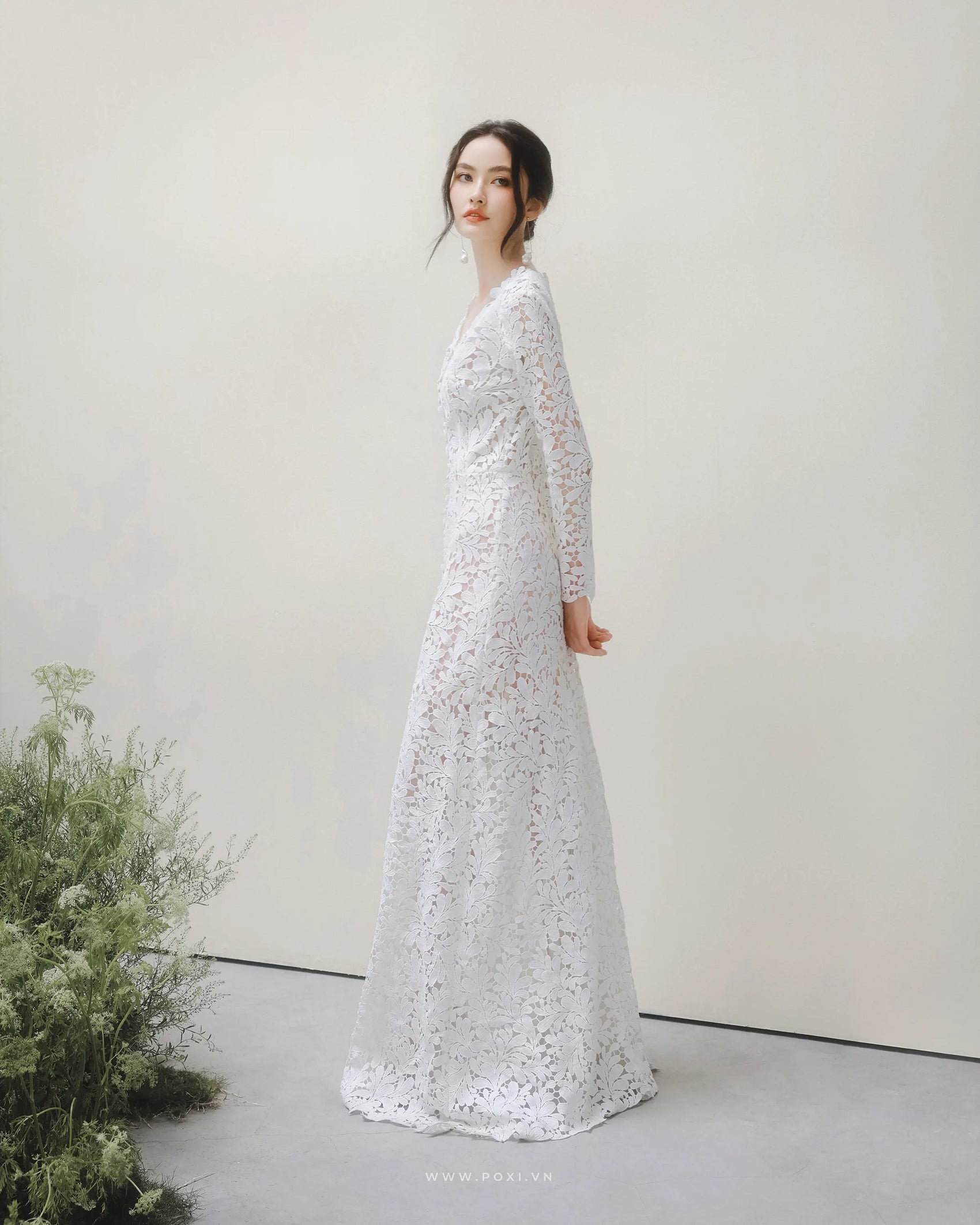 Elegant lace custom-order dress with V-neck and long sleeves - D1142