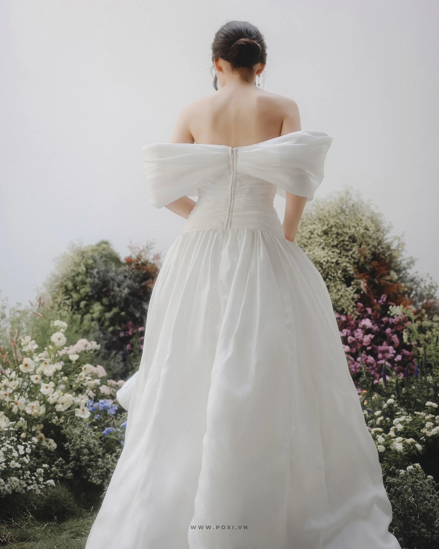 Modern and impressive with an Off-the-shoulder white wedding dress - D1736B