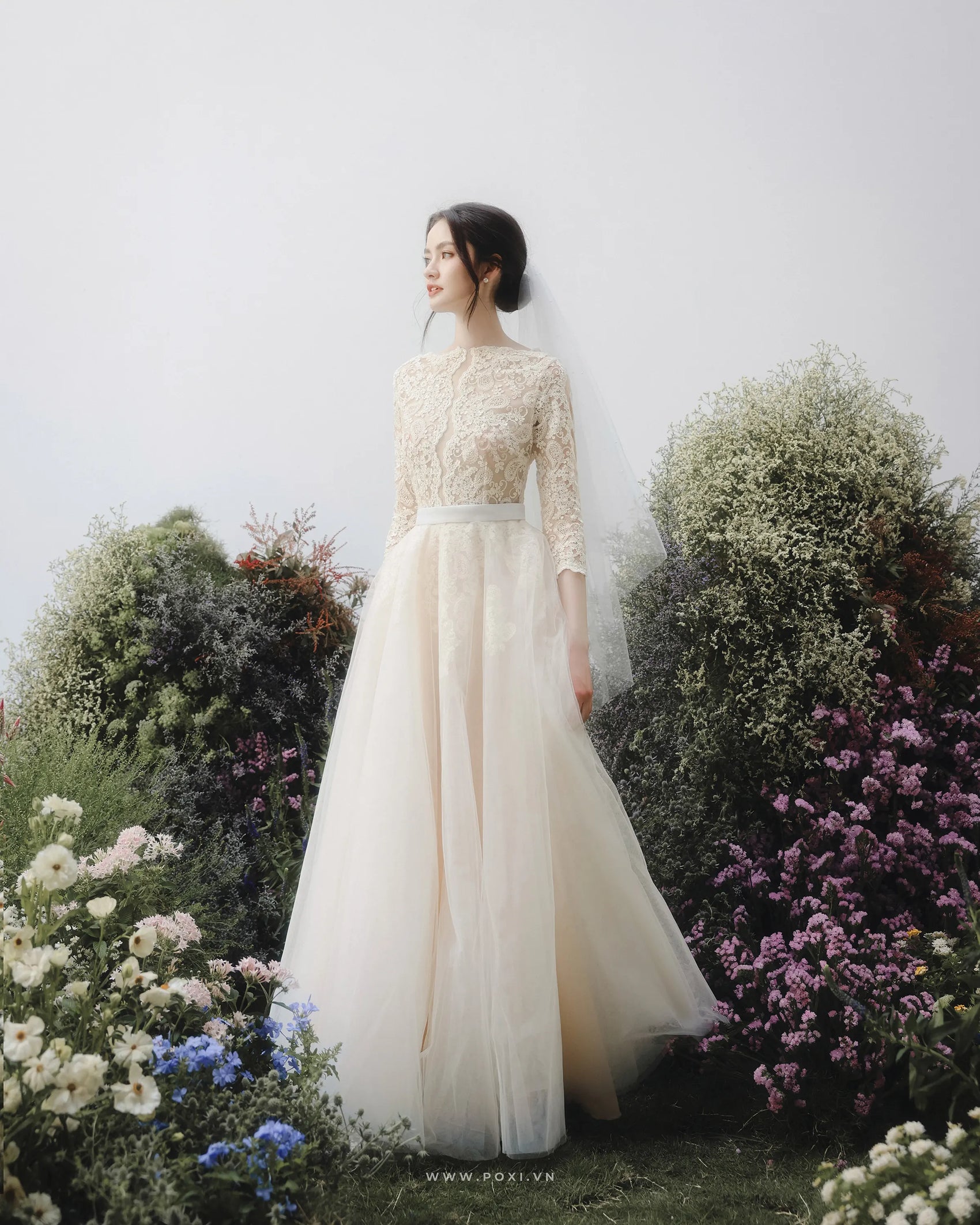 Made-to-order Lace wedding dress with boat neck and three-quarter sleeve - D1542B