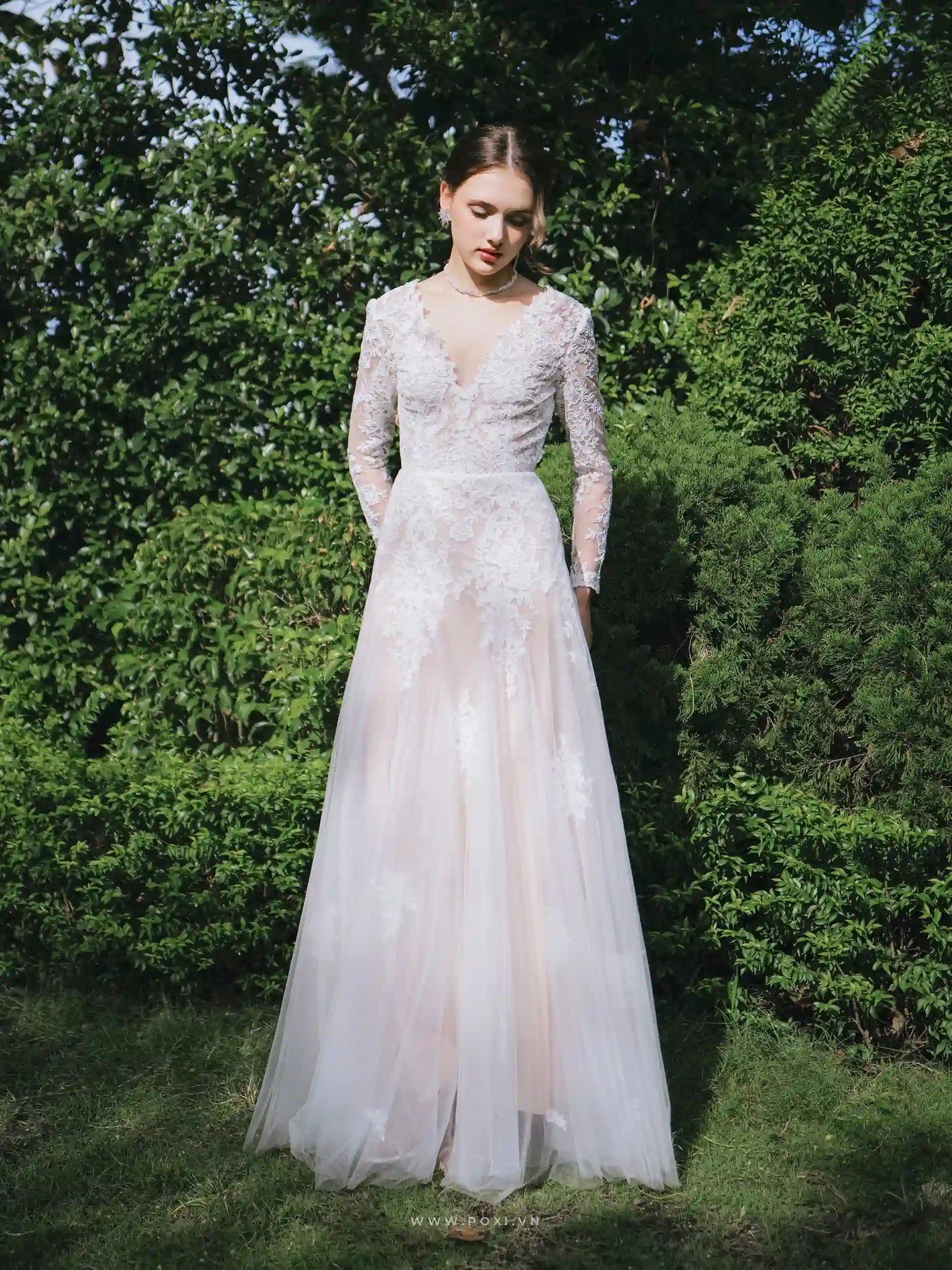 Made-to-order Mermaid lace wedding dress with V-neck and long sleeve - D1782 - POXI