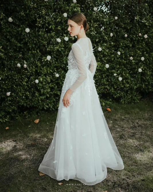 Made-to-order Flying wedding dress with crew neck and long sleeves - D1785 - POXI