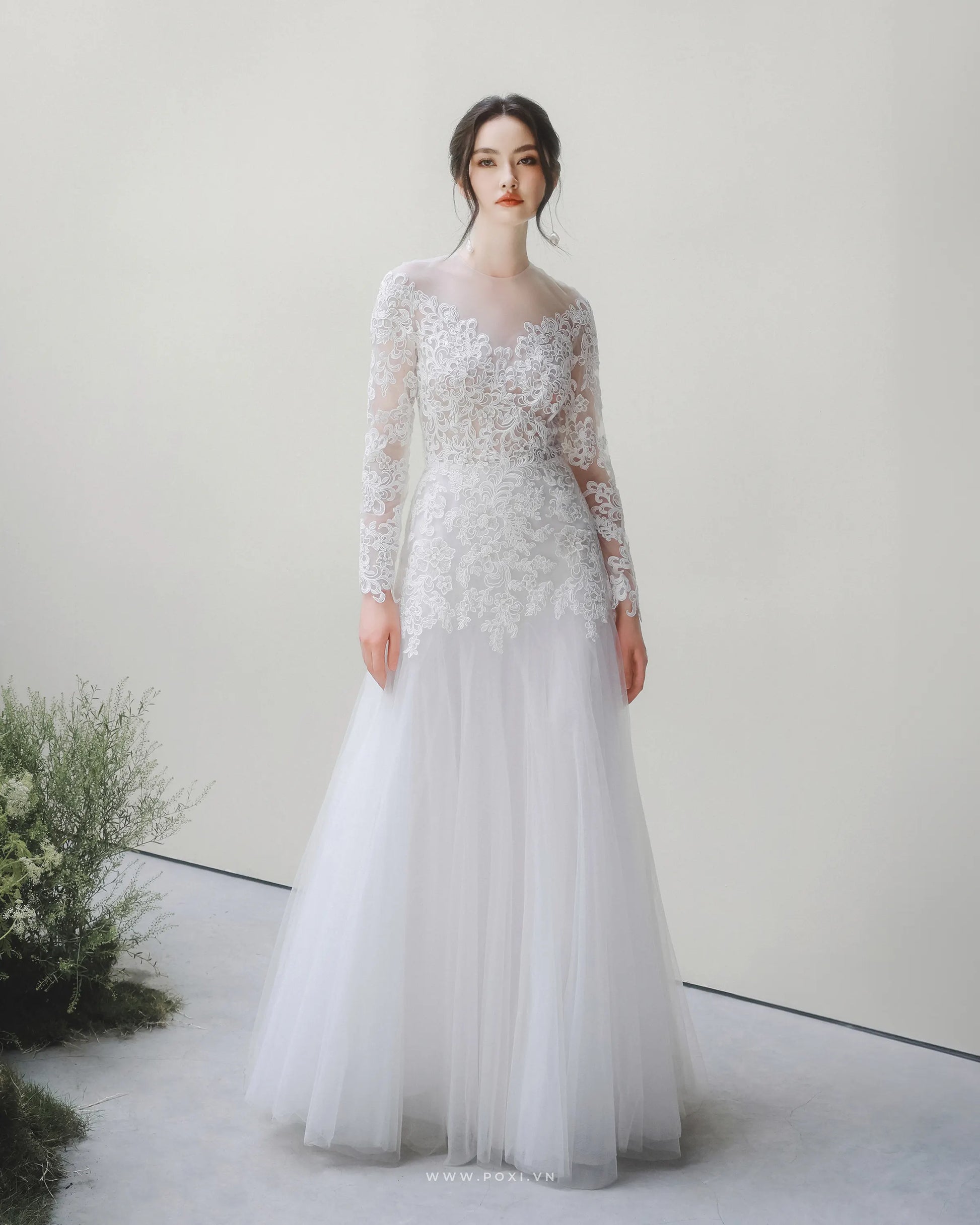 Made-to-order Mermaid lace wedding dress with crew neck and long sleeve - D1799 - POXI