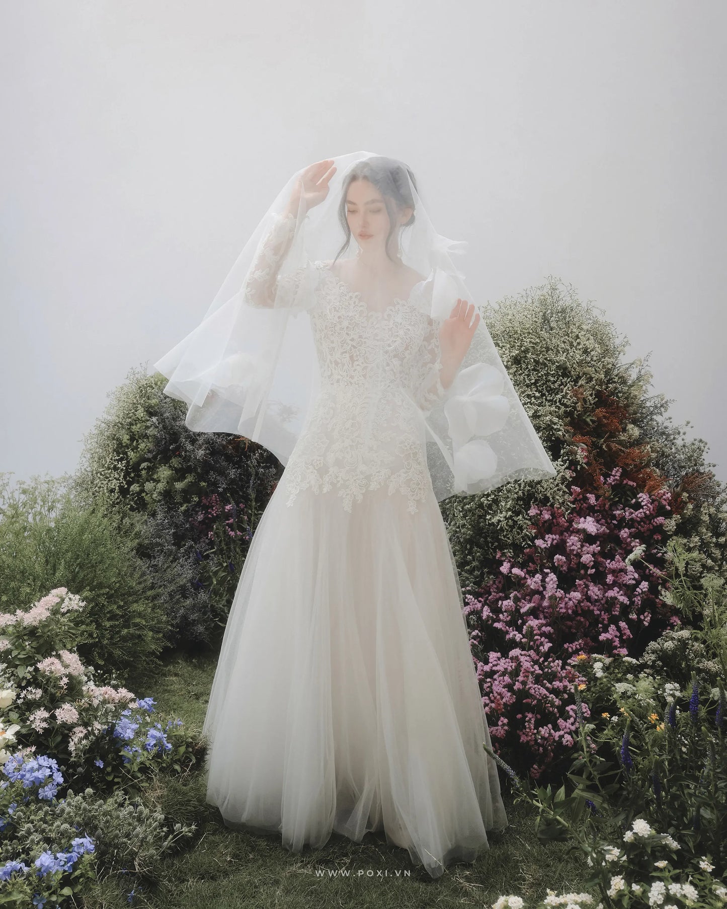 Made-to-order Mermaid lace wedding dress with crew neck and long sleeve - D1799 - POXI