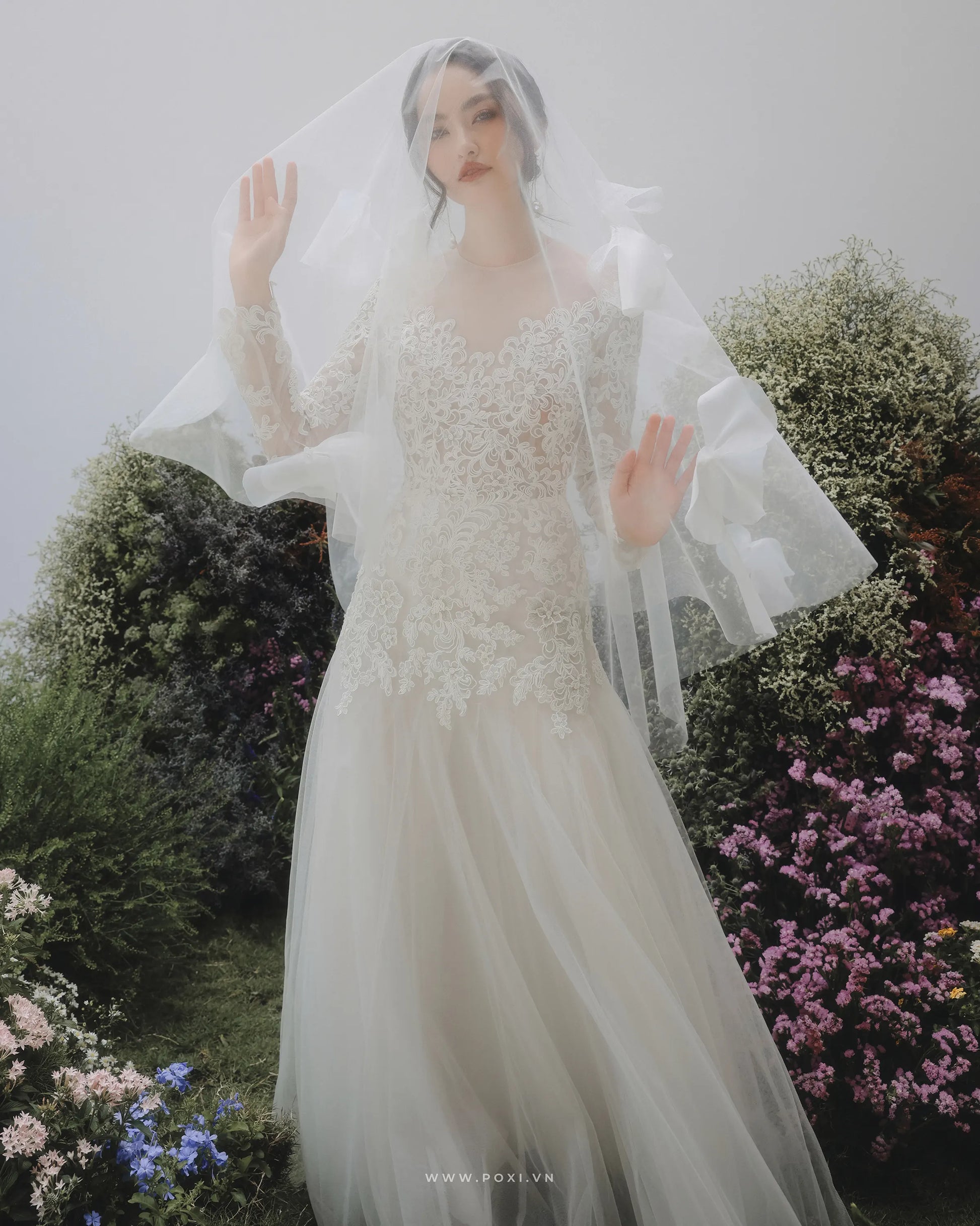 Made-to-order Mermaid lace wedding dress with crew neck and long sleeve - D1799 - POXI