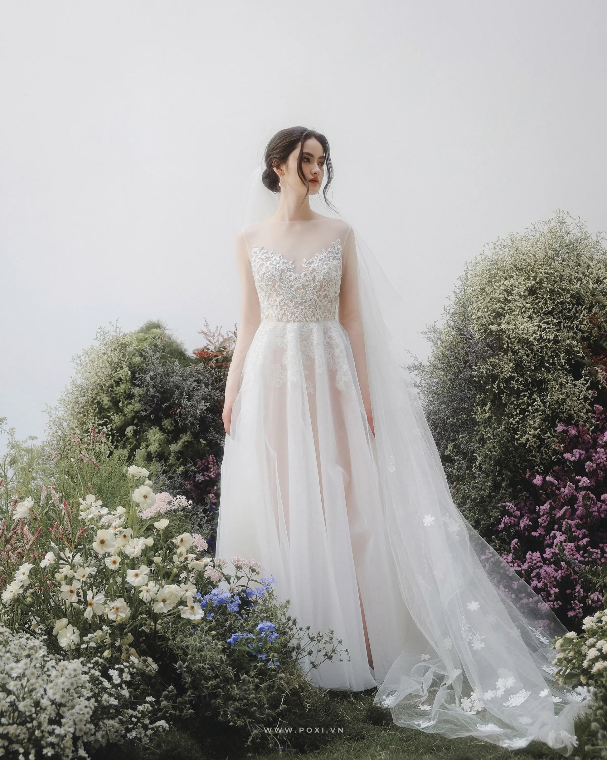 Made-to-order Gentle wedding dress with flare skirt and boat neck - D1800 - POXI