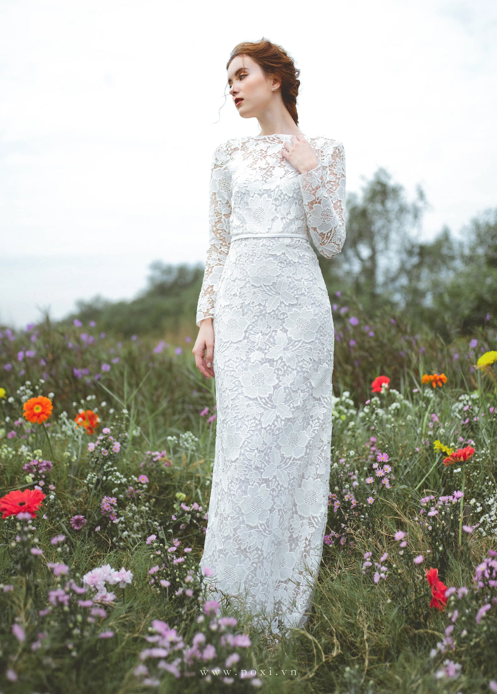 Made-to-order elegant lace wedding dress with crew neck and long sleeve - D1493