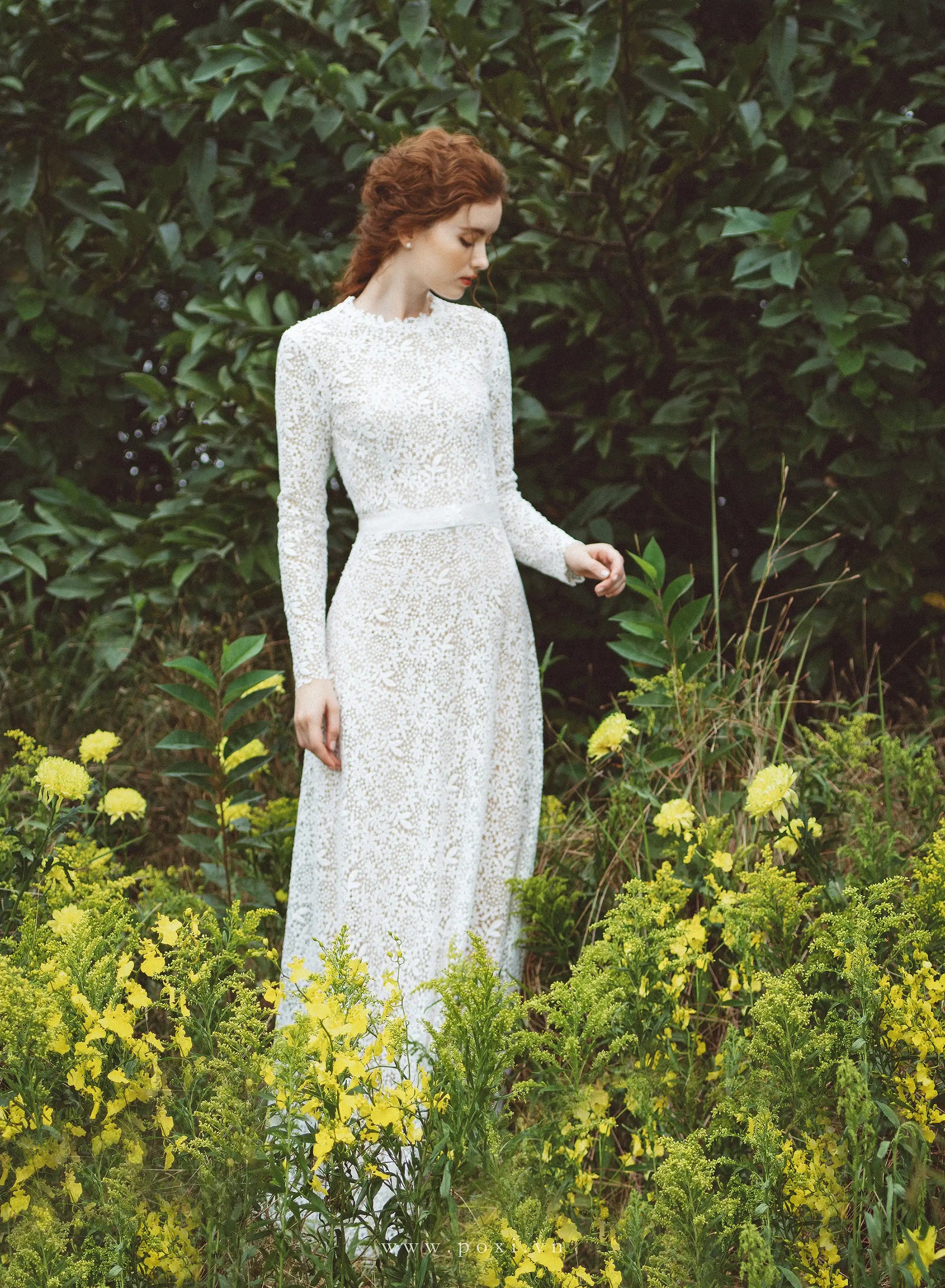 Made-to-order elegant lace wedding dress with crew neck and long sleeve - D1243