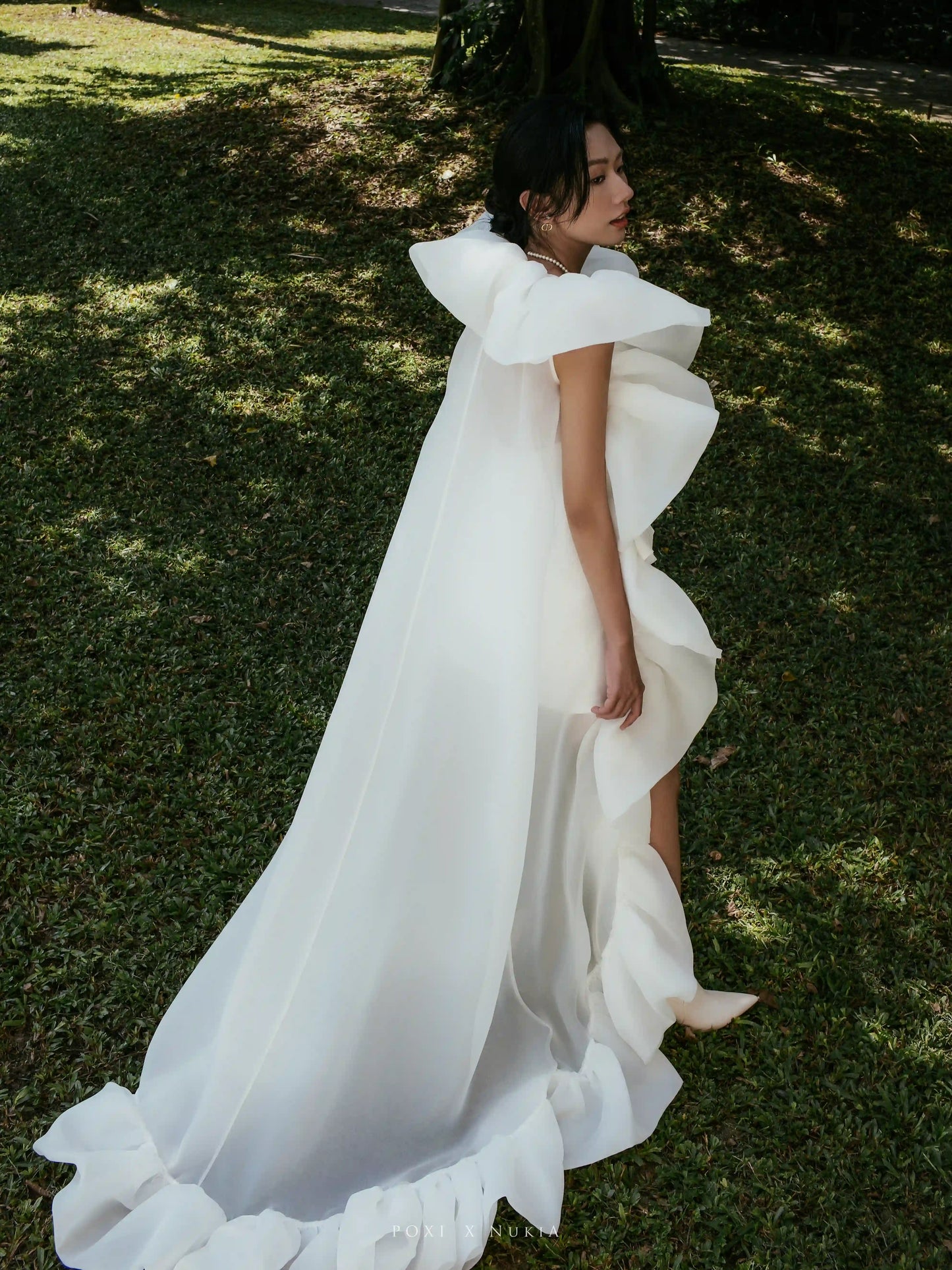 Impressive made-to-order wedding outfit with spaghetti-trap-neck dress and flowing organza cape - S1830