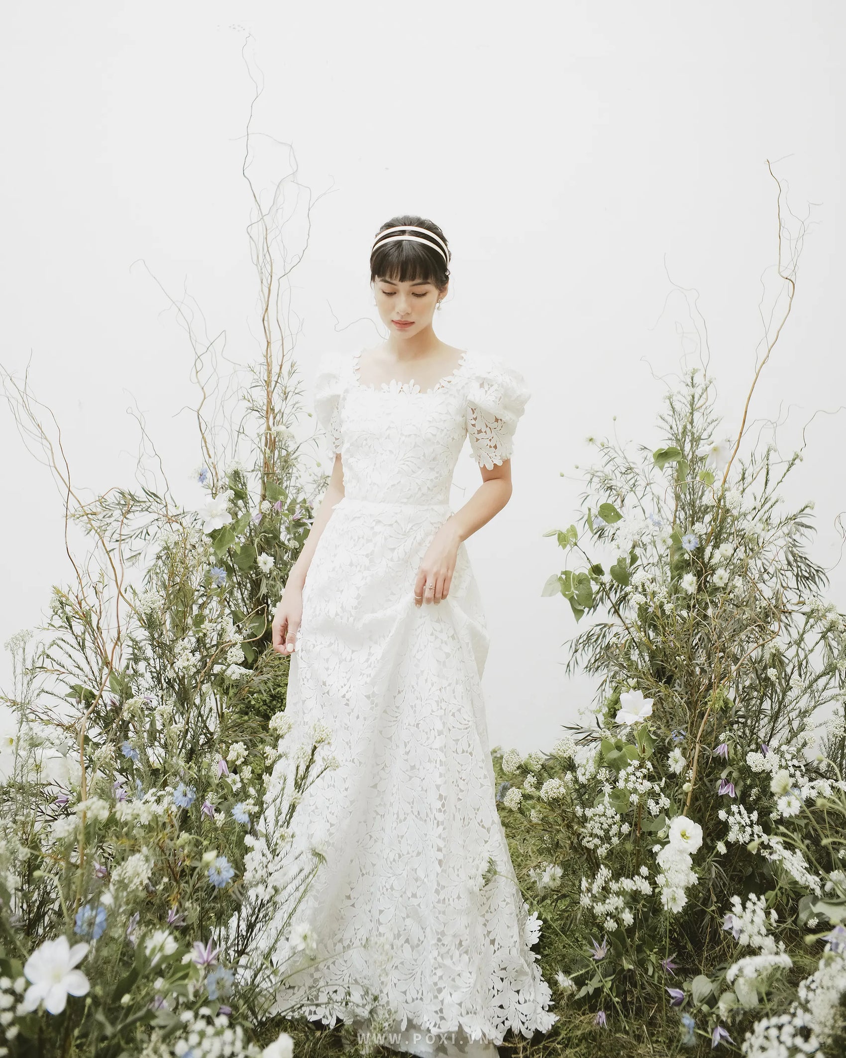 Elegant lace custom-order wedding dress with square neck and puff sleeves - D1622