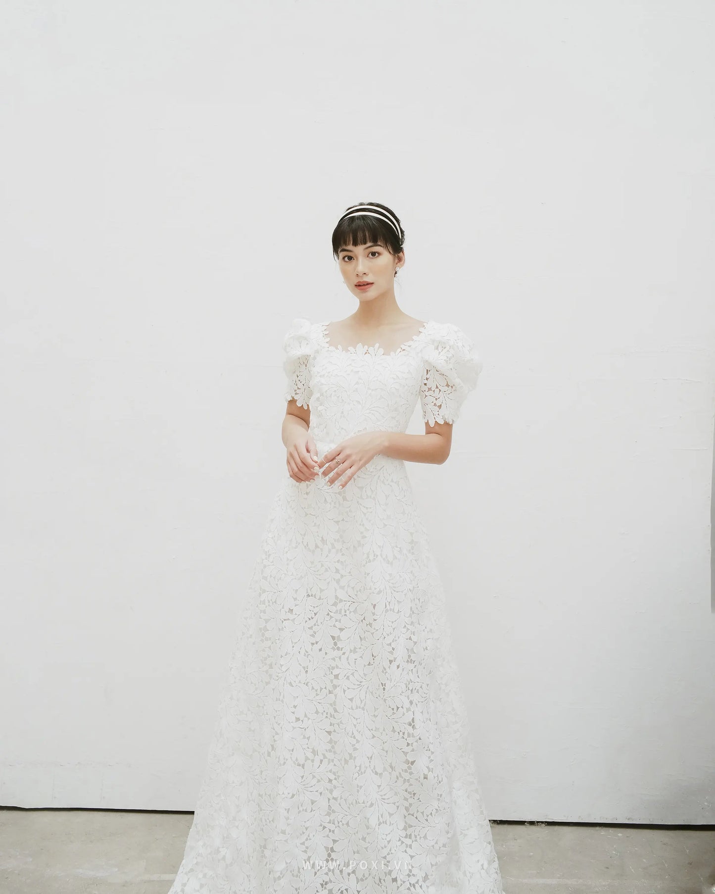 Elegant lace custom-order wedding dress with square neck and puff sleeves - D1622